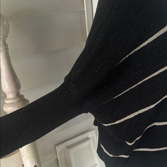 Cupcakes & Cashmere Black and White Turtleneck Sweater   E - Picture 4 of 6